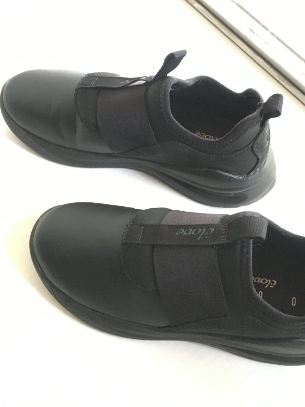 Clove Classic Core Black Nursing Shoes Sneakers Women's Size 6 Comfort